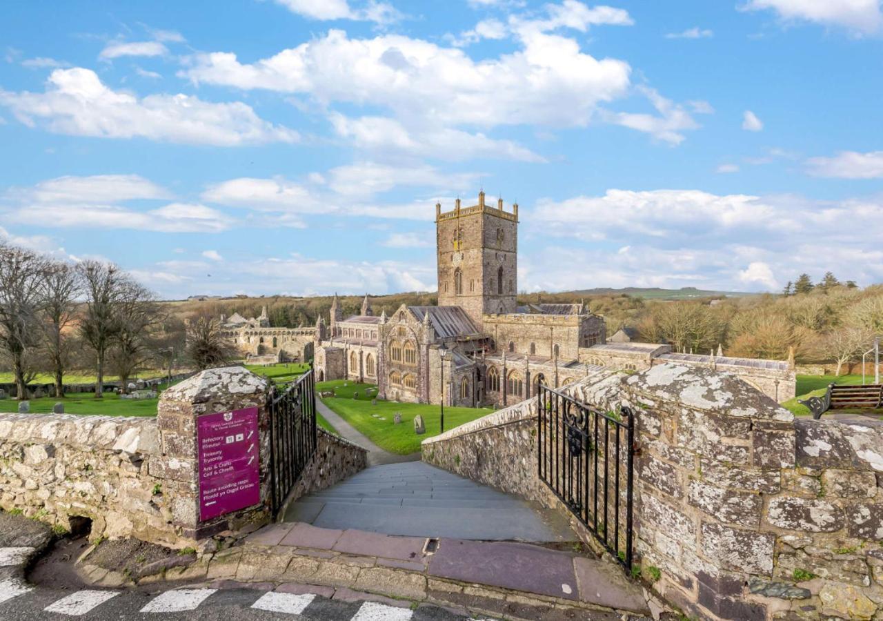 Вилла Bwthyn Clyd - St Davids Экстерьер фото